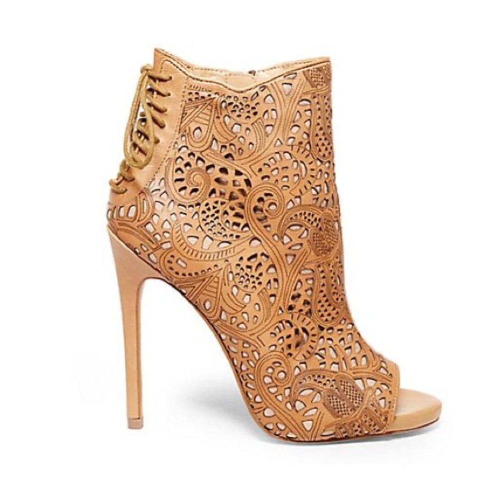 Steve Madden Korsett Laser Cut Ankle Boots